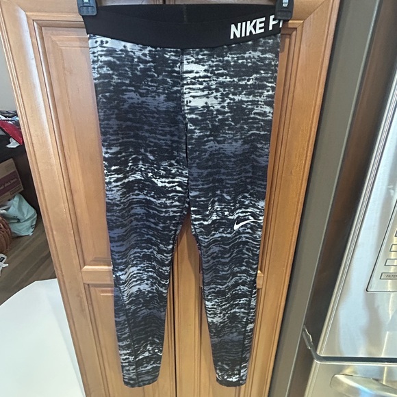 Nike Pro Black White Patterned Jacket & Leggings Set Size M - Picture 3 of 9